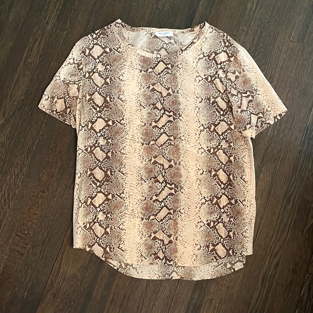Equipment silk tee size small